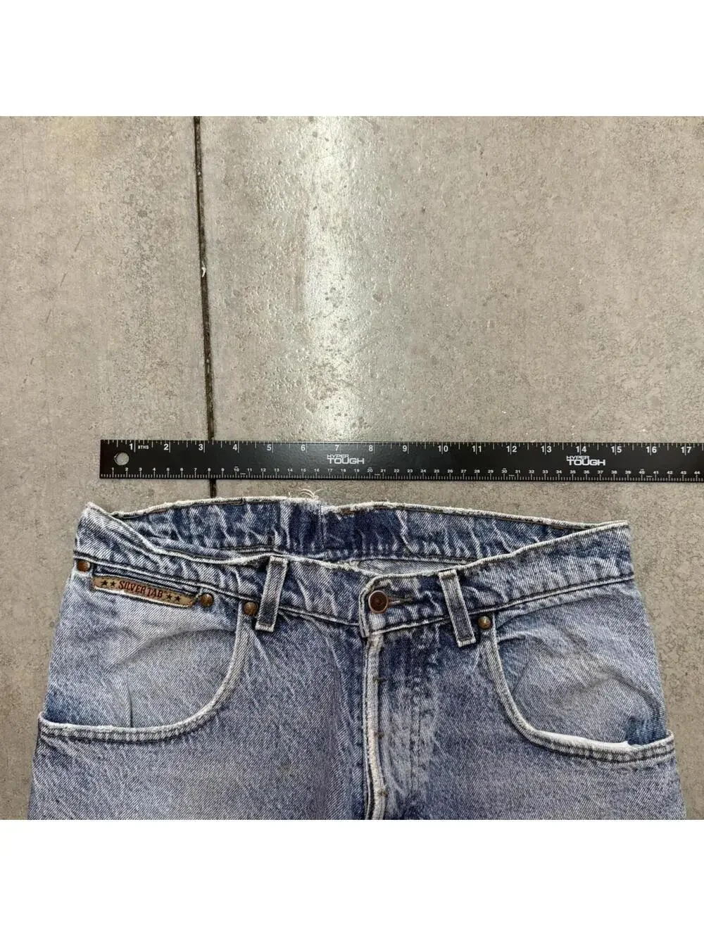 vintage levis silver tab made in usa relaxed baggy fit faded blue jeans